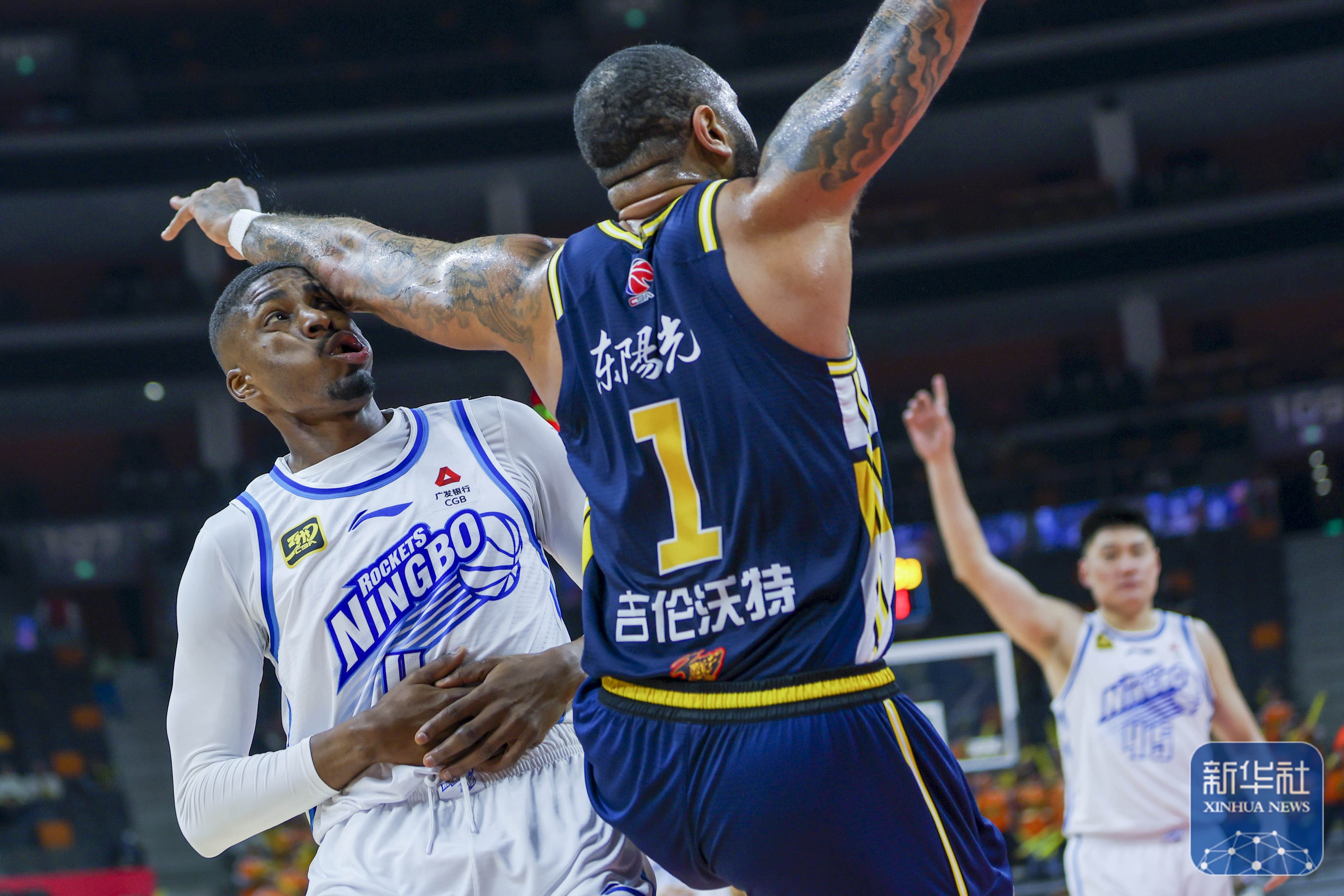 鹈鹕翻盘广东队，约基奇带队取胜的简单介绍