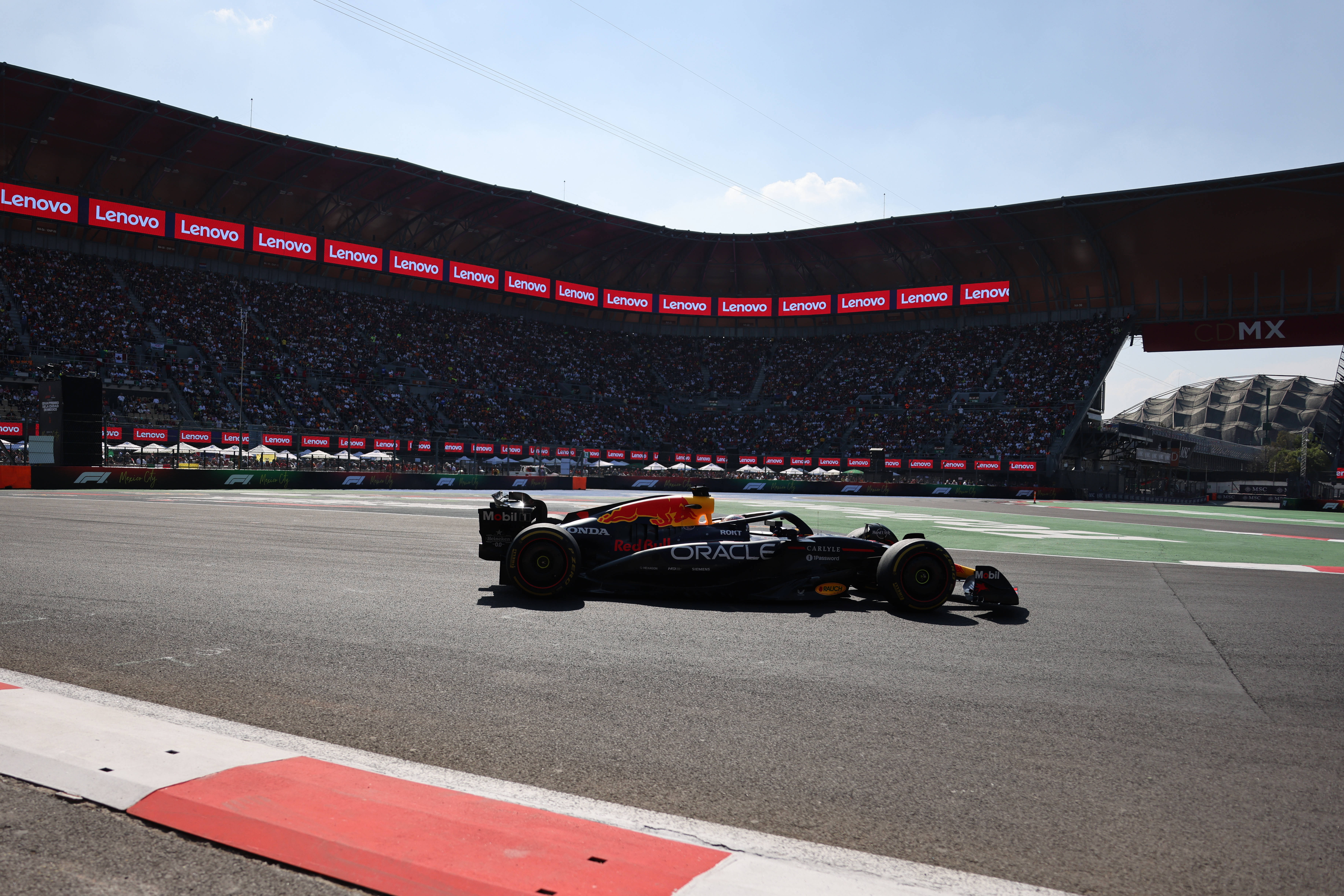 威廉姆斯碾压索伯车队,诺里斯统治全场 威廉姆斯碾压索伯车队,诺里斯统治全场