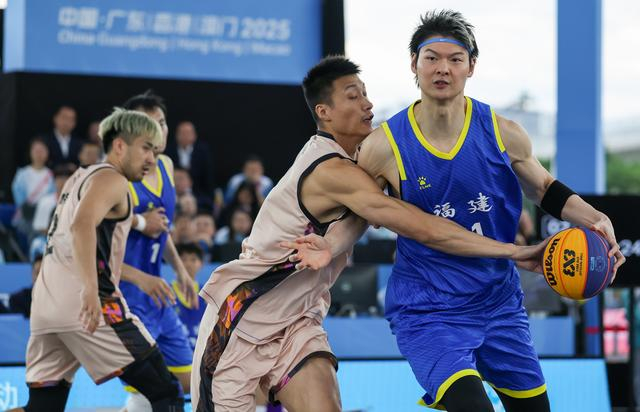 广东队横扫福建队，王哲林统治全场