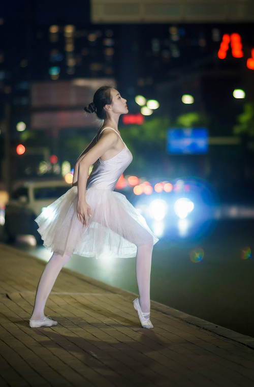 钢铁长城破三晋猛虎！周琦回归定海神针，灰熊鏖战险胜山西