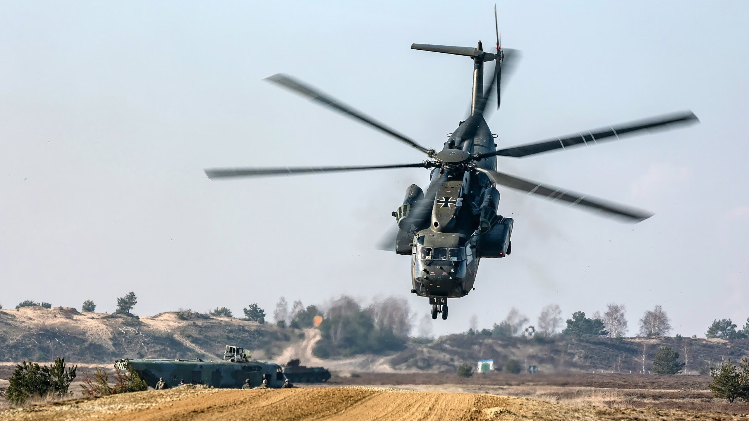 亚洲之星与三狮军团,富安健洋打出生涯之夜,英格兰加时取胜玻利维亚