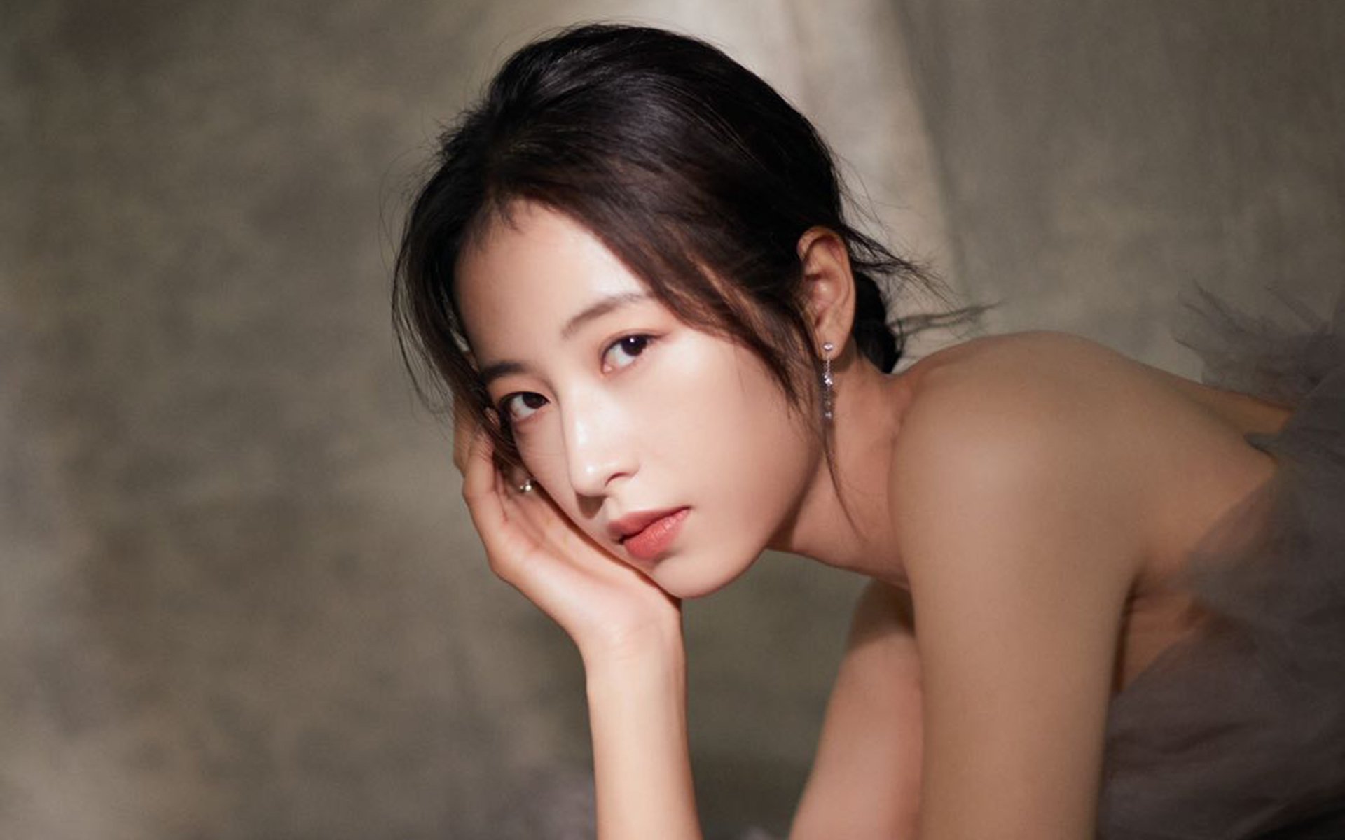 星辰坠落的夜晚，他在斗兽场中央造了一座城